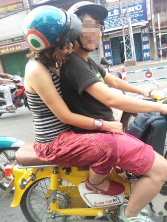 Tình yêu đồng giới: Hạnh phúc và nước mắt! - 2 Người chuyển giới phát biểu tại hội thảo Hôn nhân cùng giới: Tiếng nói người trong cuộc.