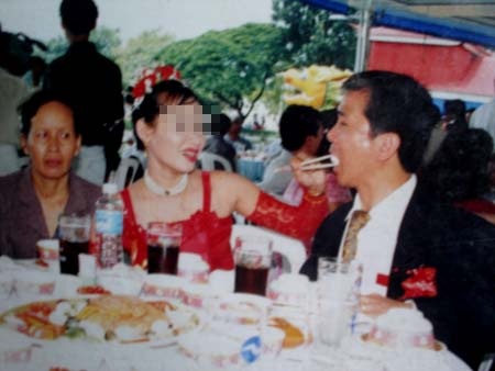 Hạnh phúc rạng ngời
của cô gái Tân Lộc khi cưới được trai Hàn.