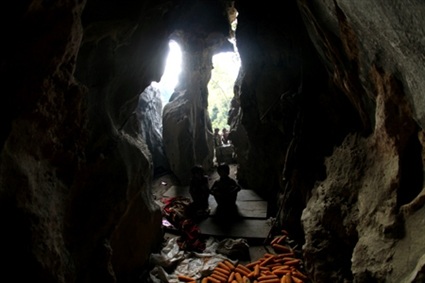 Hang đá nơi gia đình
anh Cao Thắng chọn làm nhà.