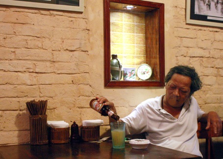 Sống lại một thời tem phiếu ở Hà Nội