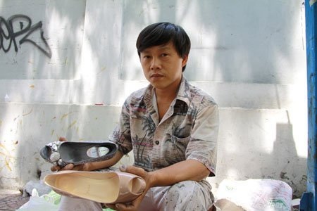 Người thợ vỉa hè sửa giày ngàn đô cho “sao” Việt - 1 Nghề cha truyền con nối