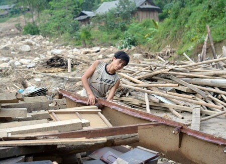 Cả một vùng hoang tàn vì lũ quét