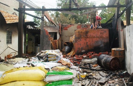 Lửa bốc cao hơn 10m ở cây xăng - 1 Một góc hiện trường sau vụ cháy.