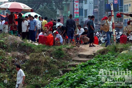 “Chợ chim 373 tỷ đồng” trên những căn nhà bỏ trống