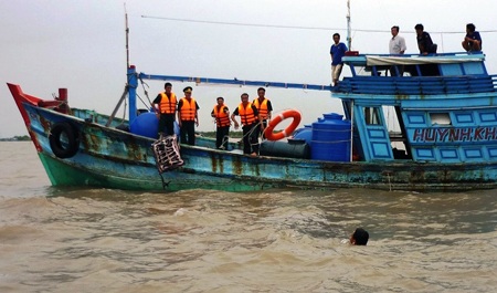 Tàu cá bị đâm, 5 thuyền viên chết thảm - 2 (Ảnh: Huyền Trang)
