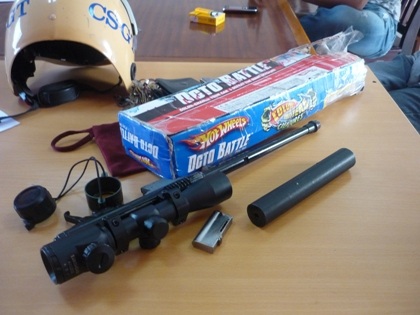 Khẩu súng tự chế được phát hiện trong xe khách