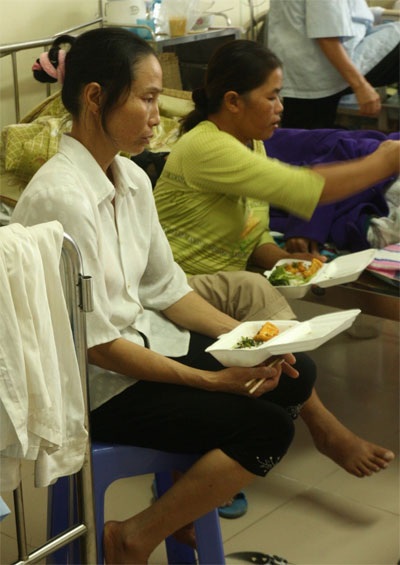 Những suất cơm nghĩa tình