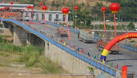 Mở cửa khẩu quốc tế đường bộ số II Kim Thành - 2 Một vài hình ảnh trong buổi lễ