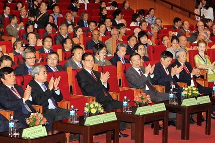 Trung Quốc không thể cứ mãi yêu sách đường lưỡi bò - 1 Thủ tướng Nguyễn Tấn Dũng và các quan khách tại Hội thảo quốc tế Việt Nam học lần thứ 4.