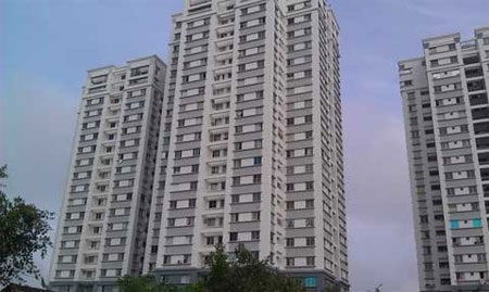 Cuống cuồng đi hàn cửa sau vụ bé gái rơi từ tầng 15 - 3 Chung cư Phú Mỹ Thuận gồm 4 bock, cao 18-20 tầng