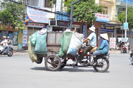 Người nghèo chịu tác động mạnh bởi khủng hoảng kinh tế (ảnh minh họa)