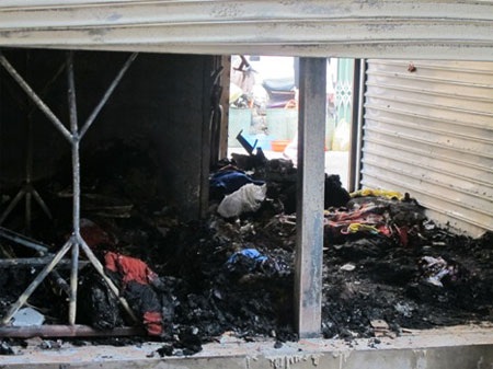 Cháy chợ lúc đêm khuya, thiêu rụi nhiều hàng hóa