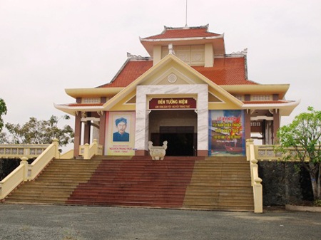 Bí thư xã tổ chức tiệc cưới cho con trong… khu di tích lịch sử - 4 Khu di tích Vàm Nhựt Tảo - nơi thờ anh hùng Nguyễn Trung Trực (Ảnh: Ngọc Thụ)