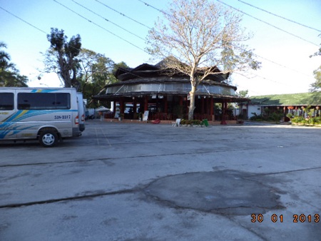 Ồn ào quanh chùa Dơi: Chính quyền và nhà đầu tư đều cam kết… miệng - 1 Nhà hàng được xây trên mảnh đất thuê của chùa Dơi