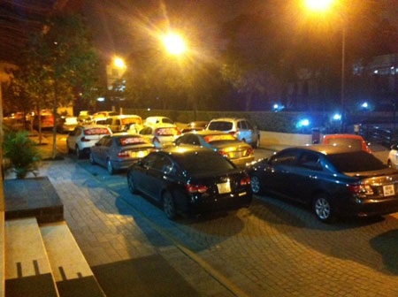 Cư dân Golden Westlake lo không có Tết