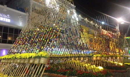 Mô phỏng ngôi nhà rông của dân tộc Tây Nguyên.