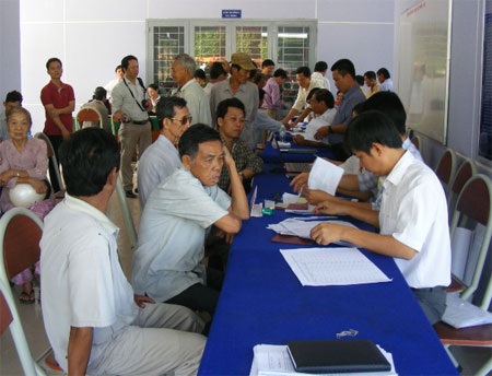 Người dân phản ứng vì Sonadezi Long Thành lại “thất hứa” - 2 Hàng chục người dân không nhận tiền đền bù và phản đối việc Công ty Sonadezi chỉ chi trả 30%