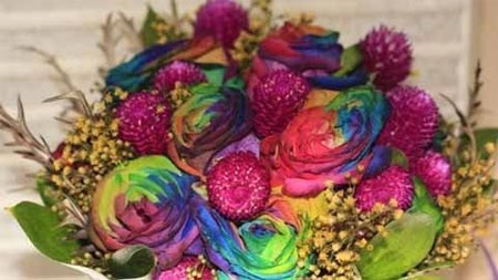 Săn hoa dát vàng dịp Valentine - 1 Những bó hoa nhập khẩu có giá trung bình khoảng 1 triệu đồng (ảnh minh họa).