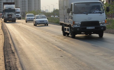 Cầu vượt thép lún nặng sau 2 tháng khánh thành - 2 Trao đổi với