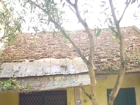 Hàng ngàn ngôi nhà bị mưa đá “bắn” thủng mái - 6 (Ảnh: Phạm Văn Minh)