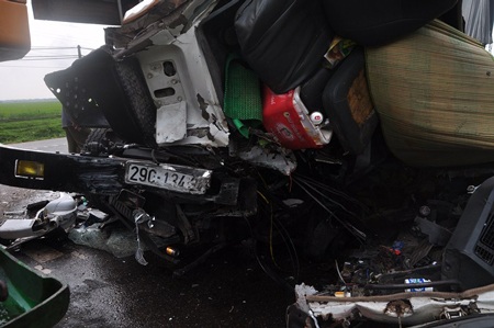 Những hình ảnh kinh hoàng sau vụ tai nạn