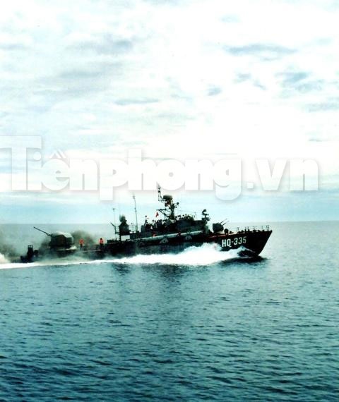 Sẵn sàng chiến đấu giữ vững chủ quyền thiêng liêng của Tổ quốc.