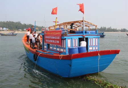Tàu cá mới của ngư dân Lê Vinh đóng mới, chuẩn bị thẳng tiến ra Hoàng Sa