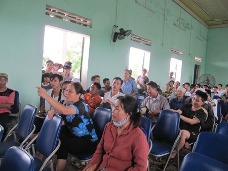 Đối thoại bất thành giữa dân và doanh nghiệp