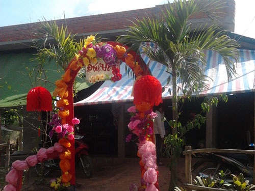 Quang cảnh diễn ra lễ đính hôn của cô dâu 13 tuổi Đặng Ngọc H.