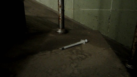 Kim tiêm vương vãi