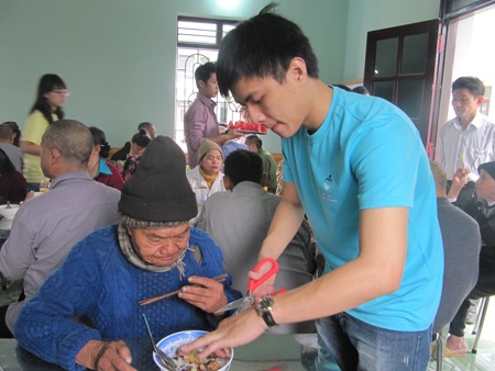 Ấm lòng những bát phở chờ suốt 40 năm! - 7 Nước mắt người ở lại