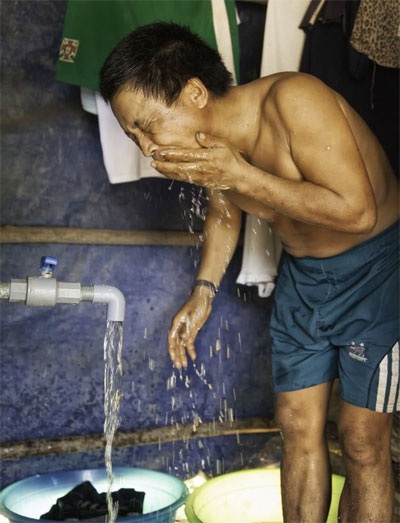 Mang nước sạch đến với đồng bào vùng cao