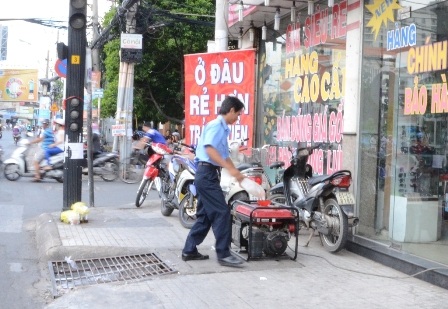 Máy phát điện được đưa ra sử dụng (Ảnh: Tùng Nguyên)