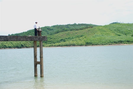 4 học sinh rủ nhau tắm hồ, 2 em chết đuối - 1 Hồ Cây Cui - nơi hai em học sinh chết đuối thương tâm