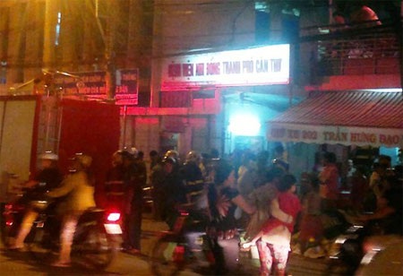 Bệnh viện Nhi Đồng náo loạn vì báo cháy giả - 2 Bệnh viện Nhi Đồng náo loạn vì báo cháy giả