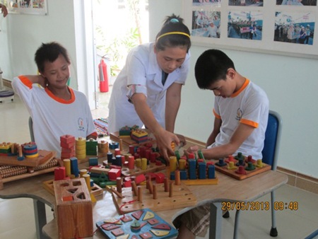 Bảo đảm quyền bình đẳng cho trẻ khuyết tật - 1 Trẻ khuyết tật đang phải đối mặt nhiều thách thức