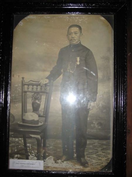 Thủ lĩnh Vương về Hà Nội - Hoàng Việt Hưng mắc kẹt - 1 Vua Mèo Vương Chính Đức trên Cao nguyên Đá Đồng Văn.