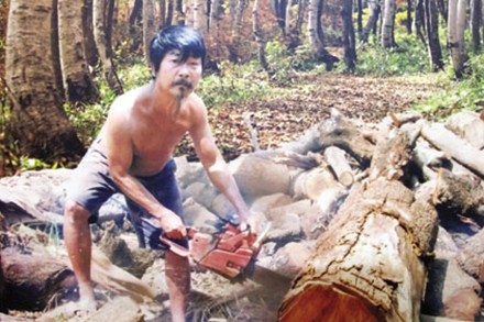 Dị nhân Sài Gòn “mình đồng da sắt” 66 năm không mặc áo - 1 Dị nhân Sài Gòn “mình đồng da sắt” 66 năm không mặc áo