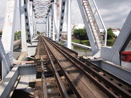Người đàn ông bị tàu hỏa tông rớt xuống sông - 1 Địa điểm người đàn ông bị tàu hỏa tông