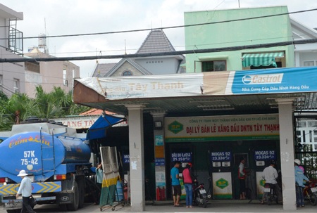 TPHCM: Kiểm tra an toàn cháy nổ các cây xăng toàn địa bàn - 1 TPHCM: Kiểm tra an toàn cháy nổ các cây xăng toàn địa bàn