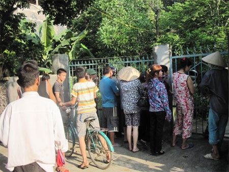 Người dân bàng hoàng trước vụ nổ