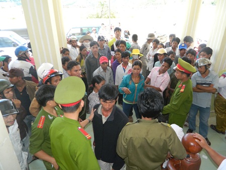 Kẻ xấu “cướp” hàng chục tỷ tiền đền bù trên tay dân nghèo - 3 Lực lượng công an giúp dân bảo vệ hơn 20 tỷ đồng tiền đền bù trước kẻ xấu