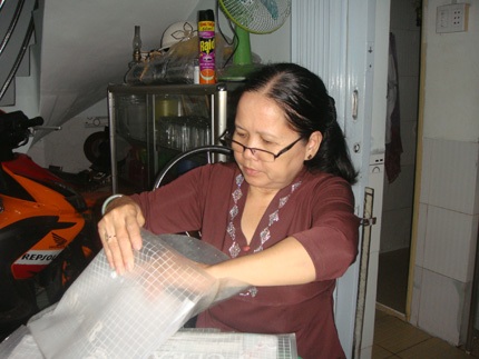 Chuyện ít biết về nữ “thần đèn” nức tiếng chuyên di dời nhà - 1 Bà Mè, nữ “thần đèn” đầu tiên Việt Nam. Ảnh: ĐV