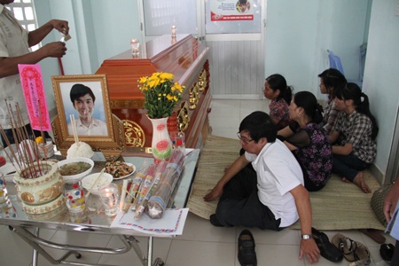 Một sinh viên chết đuối trong bể bơi nhà hàng - 2 Gia định đau đớn trước sự ra đi đột ngột của Phúc