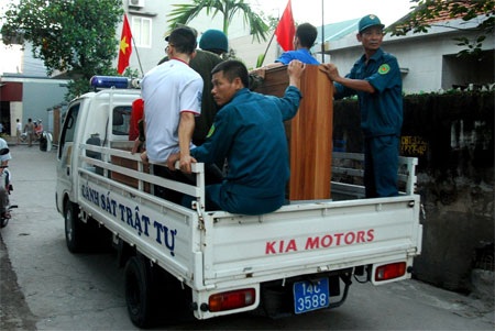 Quảng Ninh di dời khẩn 17 hộ dân khỏi vùng hố tử thần