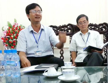 Hàng chục xe buýt “dàn trận”: Bên nào cũng… đúng (!) - 1 Đại diện Sở GTVT Hải Dương khó xử vì thấy doanh nghiệp nào cũng có lý.