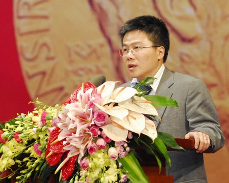 Bộ Tư pháp hợp tác với GS Ngô Bảo Châu tìm cách giảm thủ tục hành chính - 1 GS Ngô Bảo Châu