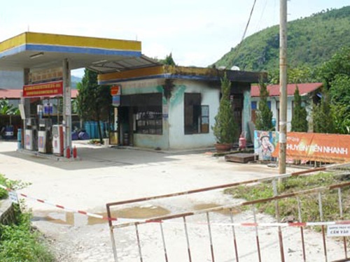 Vụ nhân viên cây xăng chết cháy: Nạn nhân chết vì ngạt - 1 Cây xăng Yên Minh, nơi xảy ra vụ việc.