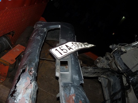 Chiếc xe ô tô chỉ còn là sắt vụn