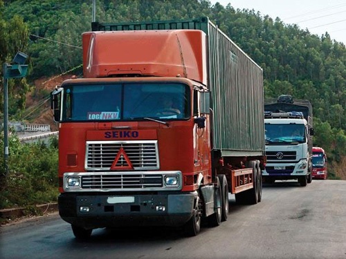 Việc cấp phép, quản lý vận tải kinh doanh hàng hóa container còn bị nhiều địa phương xem nhẹ.